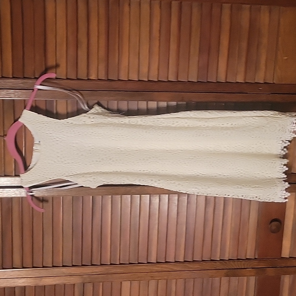 B. Darlin JuniorsLight Ivory Sleeveless Dress Crocheted Size 1/2